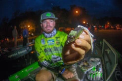 Abu Garcia Adrian Avenas Fantasista Premier / REVO4 Rocket LH Frog Casting Combo -Fishing Supplies Store adrian avenas abu garcia fnpc73 7 revo4 rocket l frog casting combo 05522.1651242879