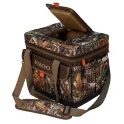 Igloo Realtree Square Cooler Bag -Fishing Supplies Store igloo 00063015 realtree square cooler bag 42026.1650936315