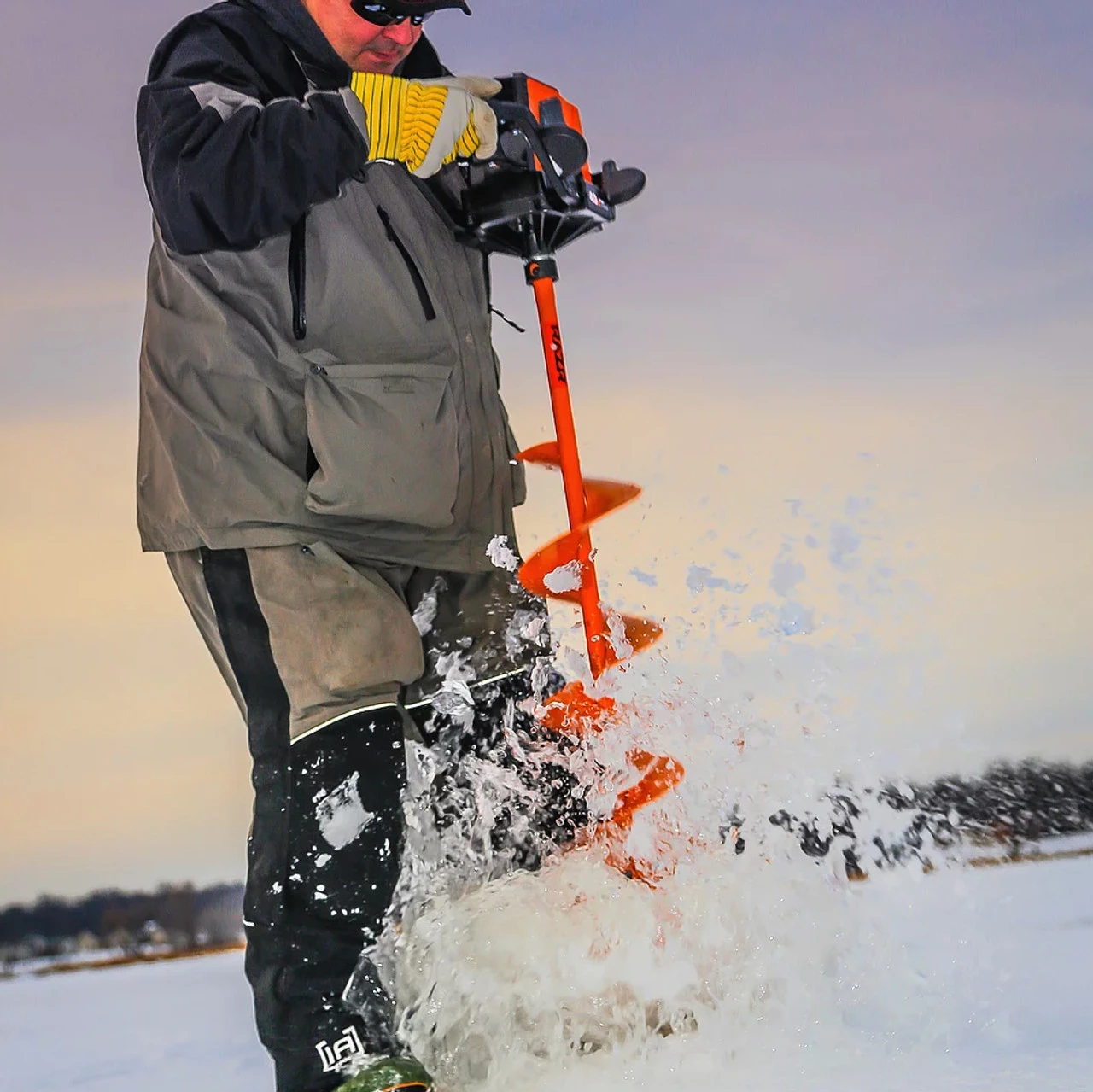 Razr 40V Lithium Ice Auger 8" Curved Blade - RLA8200R 6 Razr 40V Lithium Ice Auger 8" Curved Blade - RLA8200R - Image 6